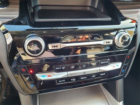 Used 2023 Ford Explorer Limited image 20