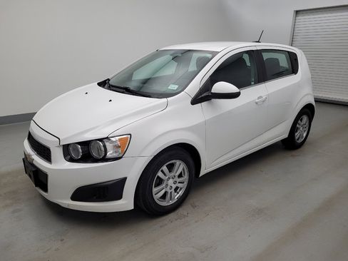 Used 2016 Chevrolet Sonic LT FWD image 2