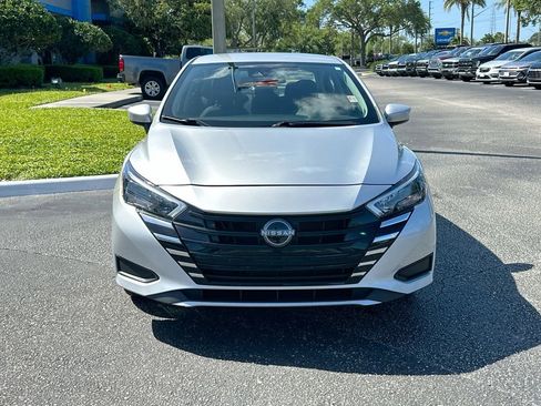 Used 2025 Nissan Versa SV FWD image 2
