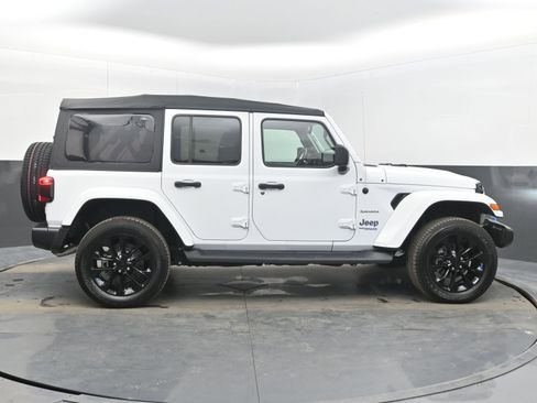 Used 2022 Jeep Wrangler Unlimited Sahara image 10
