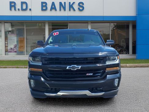 Used 2018 Chevrolet Silverado 1500 LT w/ All Star Edition AWD/4WD image 3