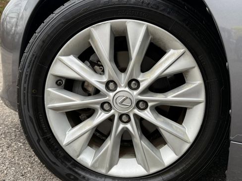 Used 2013 Lexus ES 300h image 27