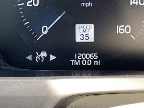 Used 2018 Volvo XC90 T6 Momentum w/ Momentum Plus Package image 22