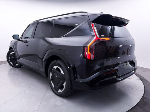Certified 2024 Kia EV9 Land AWD/4WD image 2