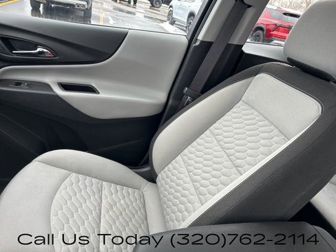Used 2018 Chevrolet Equinox LS image 25