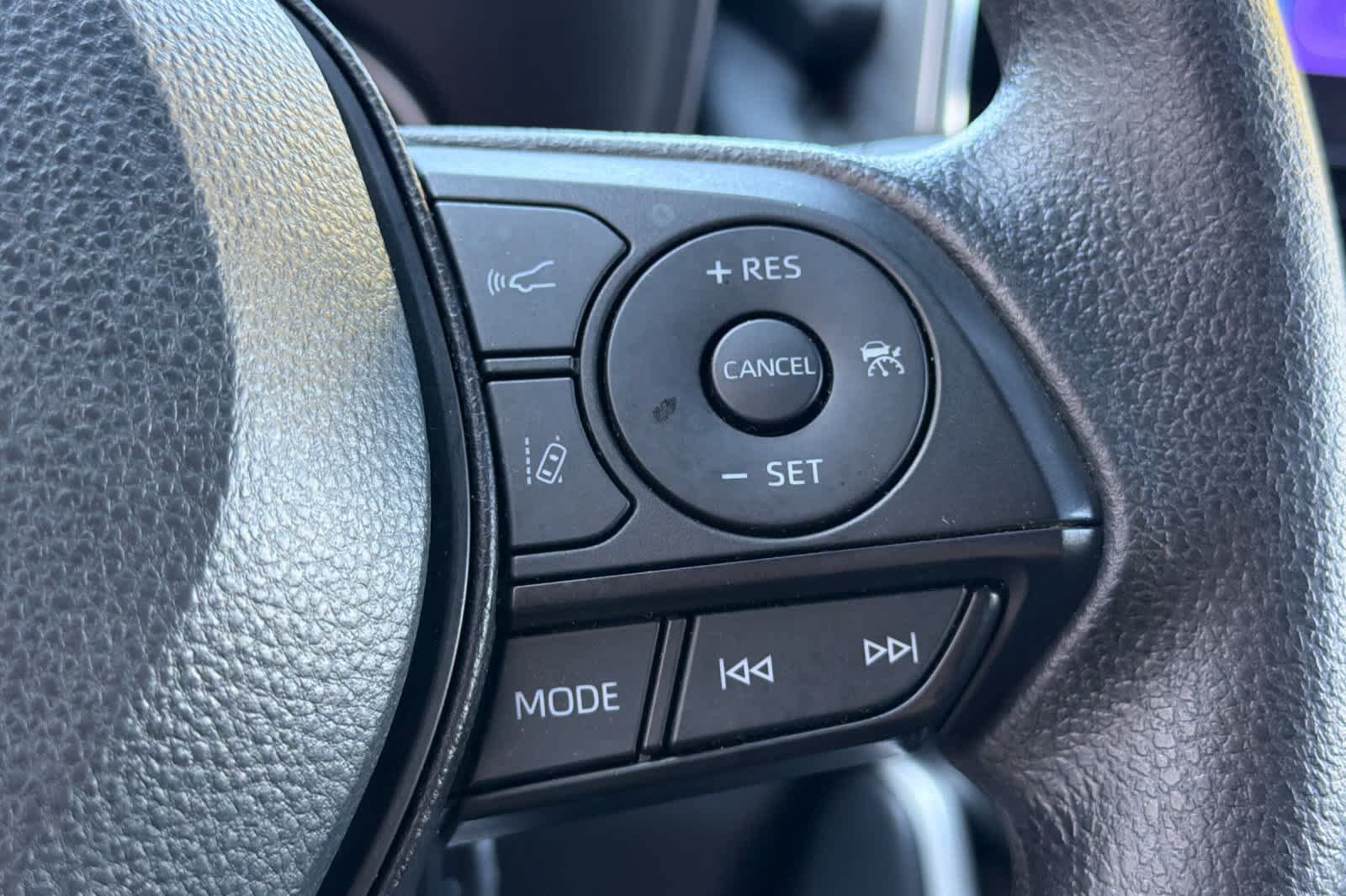 Used 2025 Toyota RAV4 LE AWD/4WD image 26