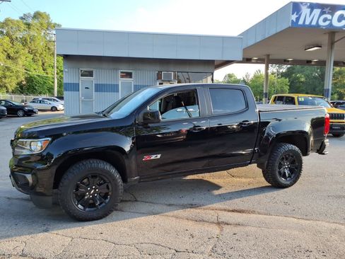 Used 2022 Chevrolet Colorado Z71 w/ Z71 Midnight Edition AWD/4WD image 5