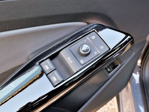 Used 2024 Volkswagen ID.4 Pro S image 7