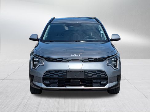 Certified 2024 Kia Niro Wave w/ Wave Preserve Package FWD image 2