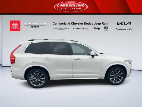 Used 2017 Volvo XC90 T6 Momentum w/ Vision Package image 9