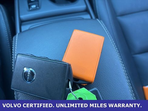 Certified 2025 Volvo XC40 B5 Core image 27