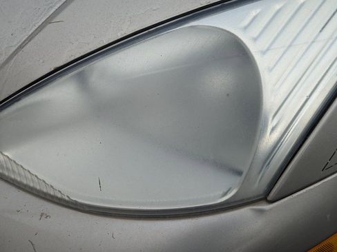 Used 2000 Ford Focus SE image 8