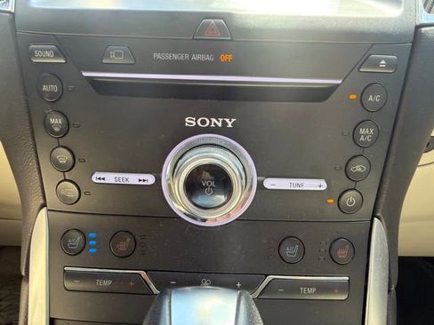 Used 2018 Ford Edge Titanium w/ Equipment Group 302A AWD/4WD image 34