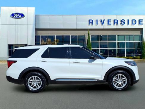 Used 2025 Ford Explorer Active RWD image 8