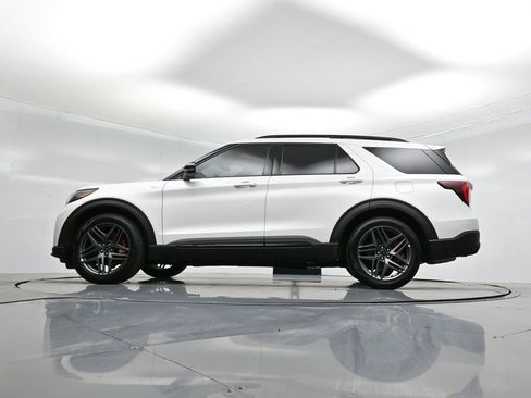 Certified 2025 Ford Explorer ST-Line w/ Premium Package image 56