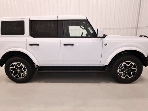 New 2026 Ford Bronco Outer Banks AWD/4WD image 2