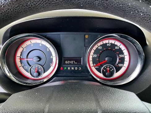 Used 2014 Dodge Grand Caravan SXT FWD image 12