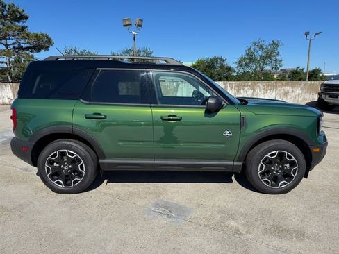 Used 2025 Ford Bronco Sport Outer Banks w/ Outer Banks Tech Package+ AWD/4WD image 2
