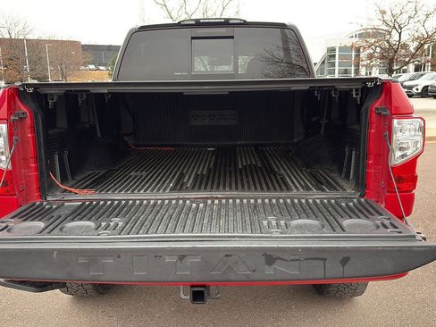 Used 2020 Nissan Titan SV w/ SV Convenience Package image 8