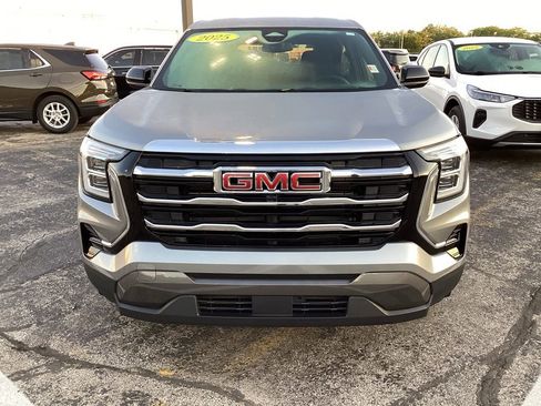 Used 2025 GMC Terrain Elevation FWD image 2