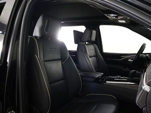 Used 2023 Cadillac Escalade Sport AWD/4WD image 39