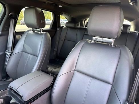 New 2025 Land Rover Range Rover Velar Dynamic SE image 16