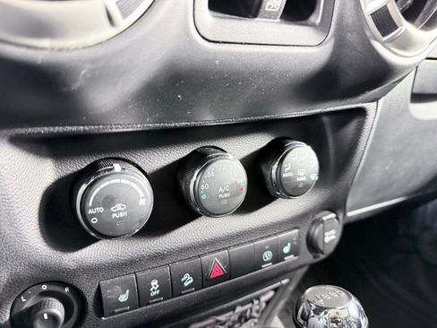 Used 2016 Jeep Wrangler Unlimited Sahara w/ Connectivity Group image 19