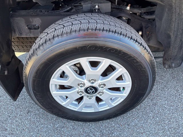 Used 2024 Toyota Tacoma SR5 w/ SR5 Upgrade Package AWD/4WD image 15