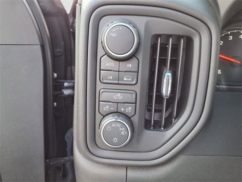 Used 2022 Chevrolet Silverado 1500 Custom image 17