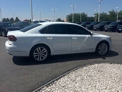 Used 2017 Volkswagen Passat 1.8T SEL Premium FWD image 2