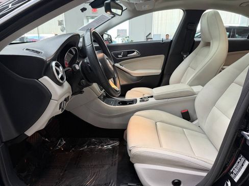 Used 2019 Mercedes-Benz CLA 250 4MATIC image 11