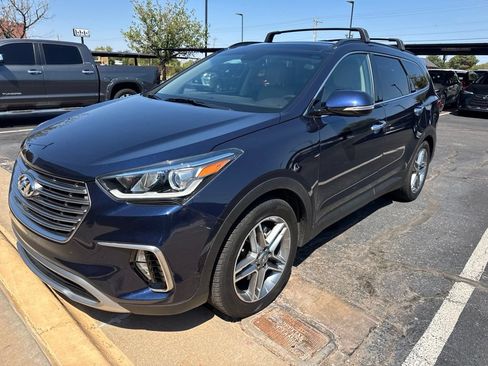 Used 2017 Hyundai Santa Fe FWD image 1