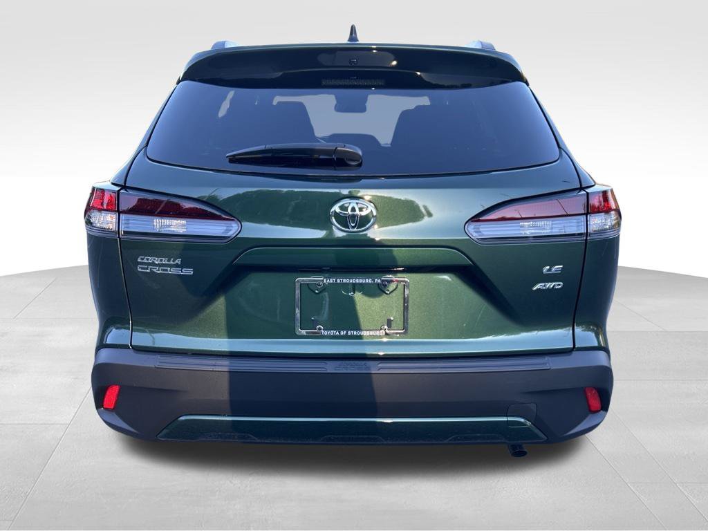 New 2026 Toyota Corolla Cross LE w/ Moonroof Package AWD/4WD image 4