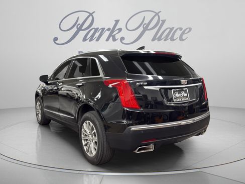 Used 2017 Cadillac XT5 Luxury FWD image 3