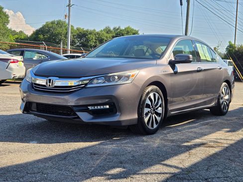 Used 2017 Honda Accord EX-L image 2