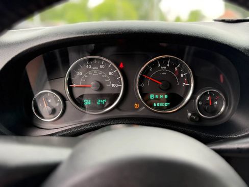 Used 2018 Jeep Wrangler Sport AWD/4WD image 13