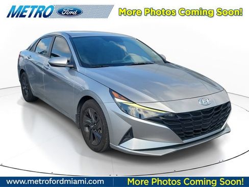Used 2022 Hyundai Elantra SEL image 1