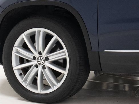 Used 2013 Volkswagen Tiguan SE FWD image 23