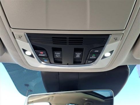 Certified 2025 Acura RDX w/ Technology Package image 18