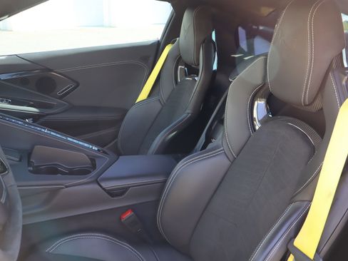 Used 2024 Chevrolet Corvette Stingray Preferred Cpe w/ Z51 Performance Package image 16