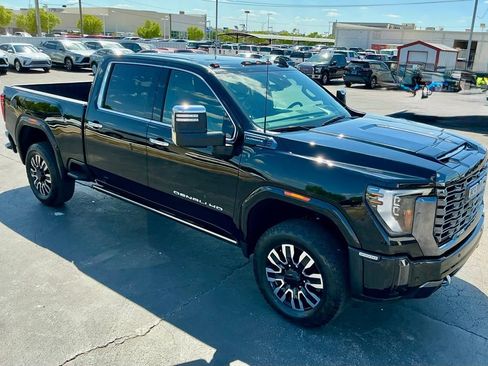 Used 2024 GMC Sierra 2500 Denali Ultimate image 4