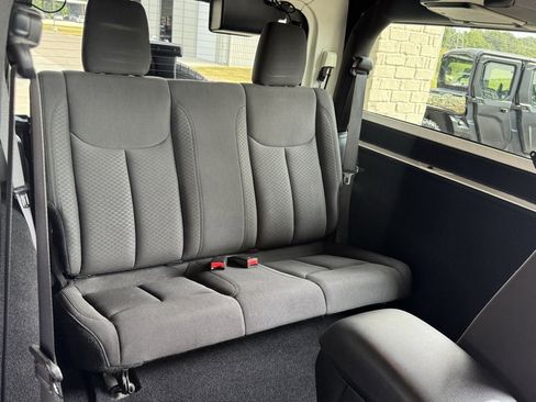 Used 2018 Jeep Wrangler Sport image 30