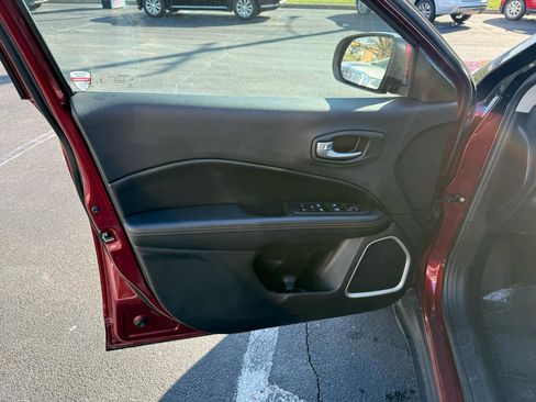 Used 2021 Jeep Compass Limited image 8