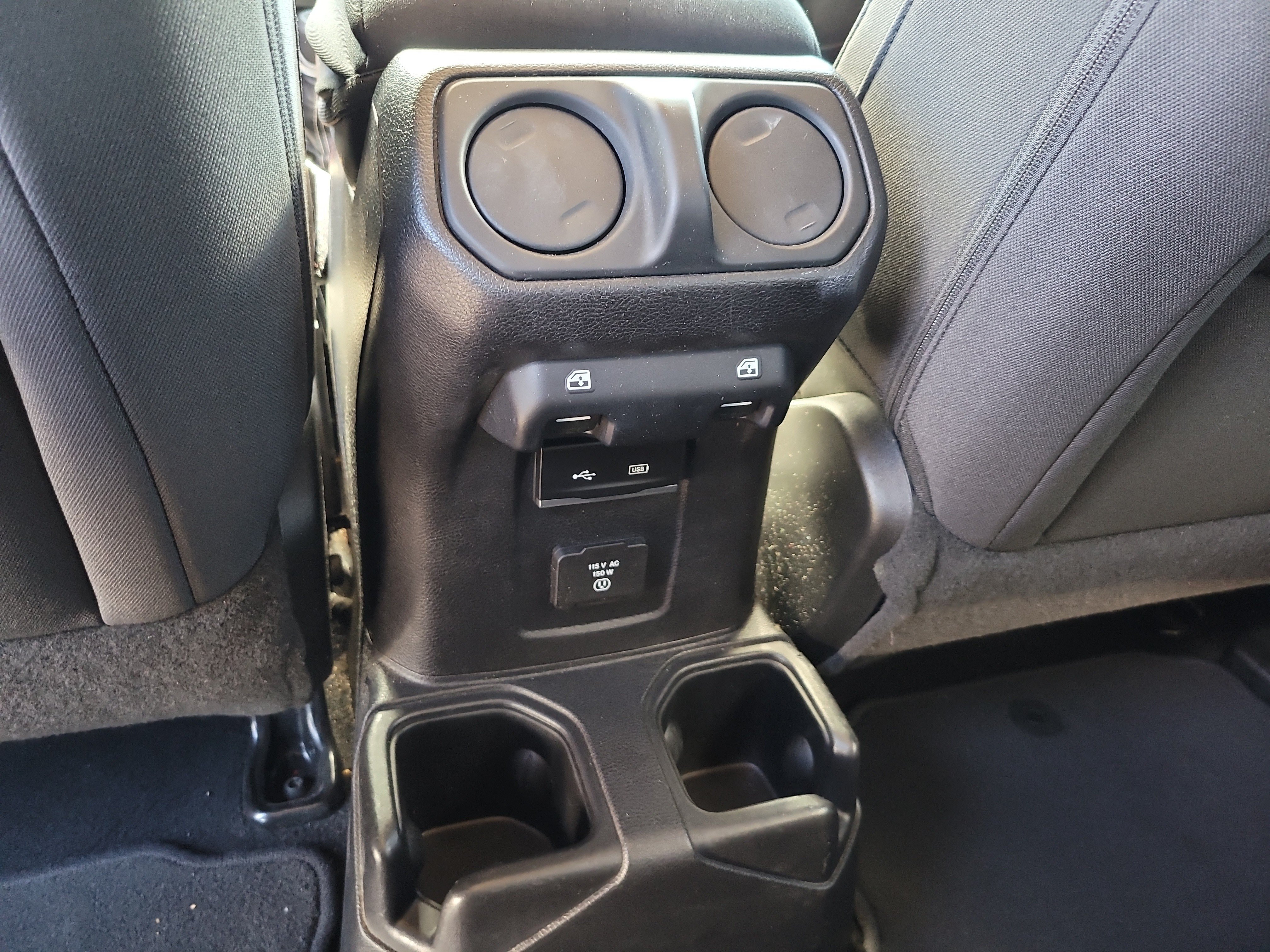 Used 2019 Jeep Wrangler Unlimited Sahara AWD/4WD image 13