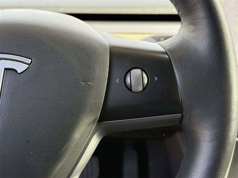 Used 2022 Tesla Model 3 image 22