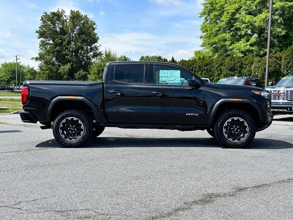 New 2026 GMC Canyon AT4 AWD/4WD image 3