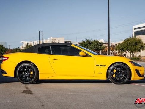 Used 2014 Maserati GranTurismo Sport RWD image 33