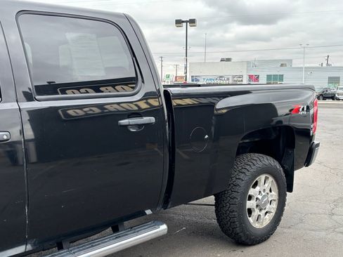 Used 2011 Chevrolet Silverado 2500 LT w/ Interior Plus Package image 6