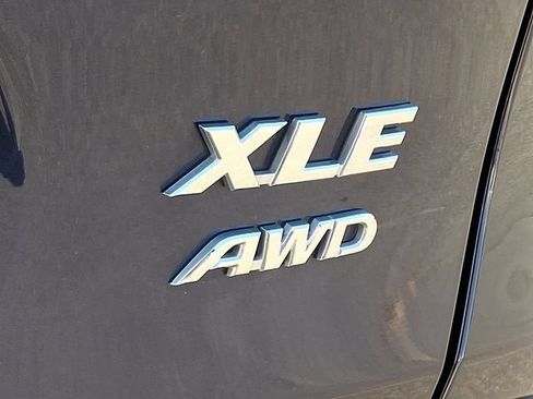 Used 2025 Toyota RAV4 XLE AWD/4WD image 30