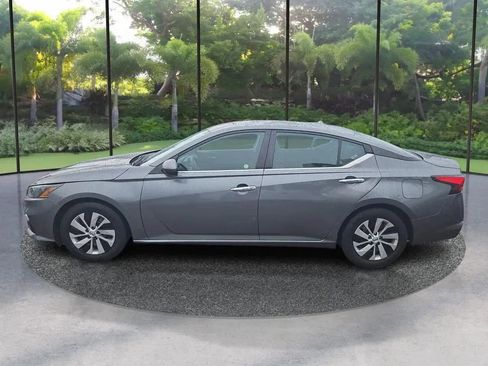 Used 2022 Nissan Altima 2.5 S FWD image 8